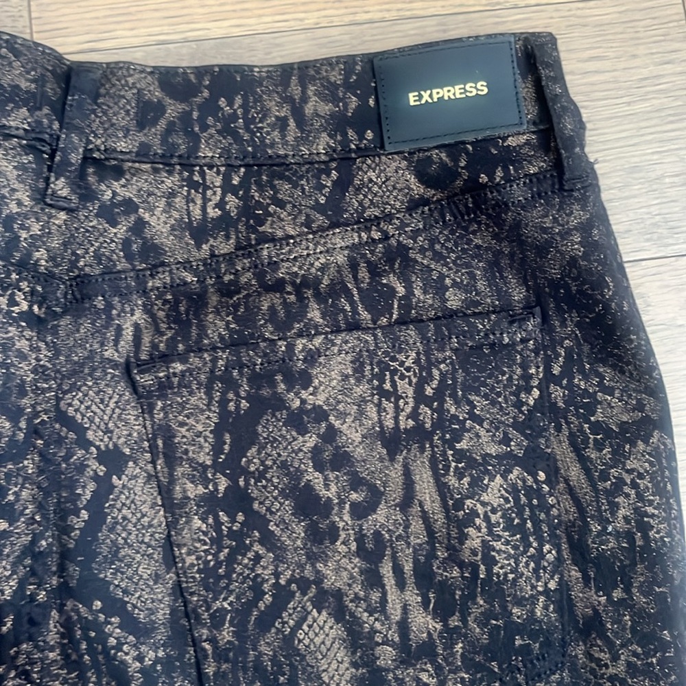 EXPRESS Black & Gold metallic skinny pant - Picture 7 of 7